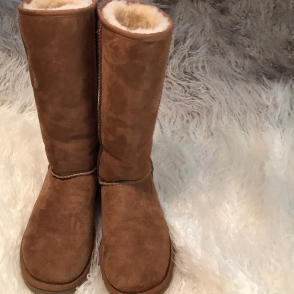Tan Uggs